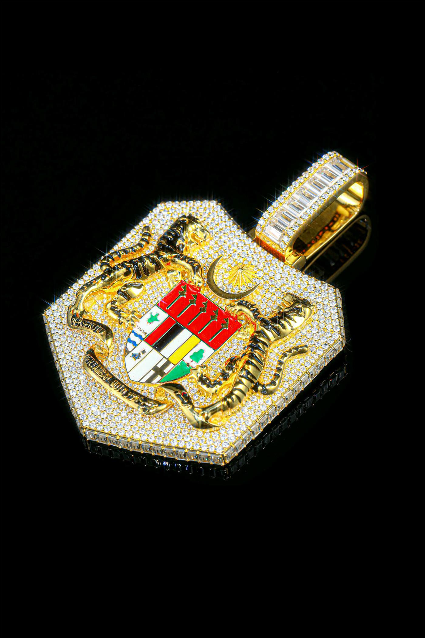 A silver - inlaid moissanite pendant with a tiger logo