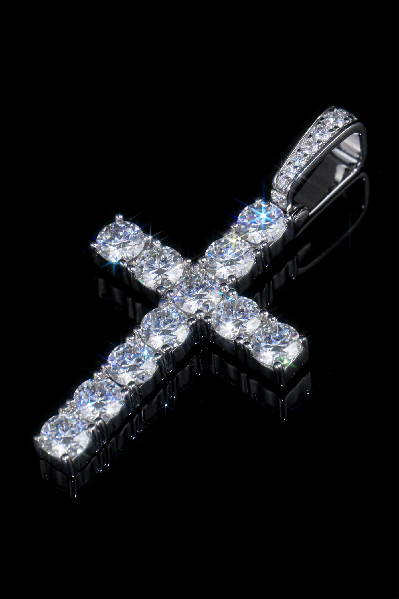 Punk Style 925 Silver Claw-Set Moissanite Cross Pendant