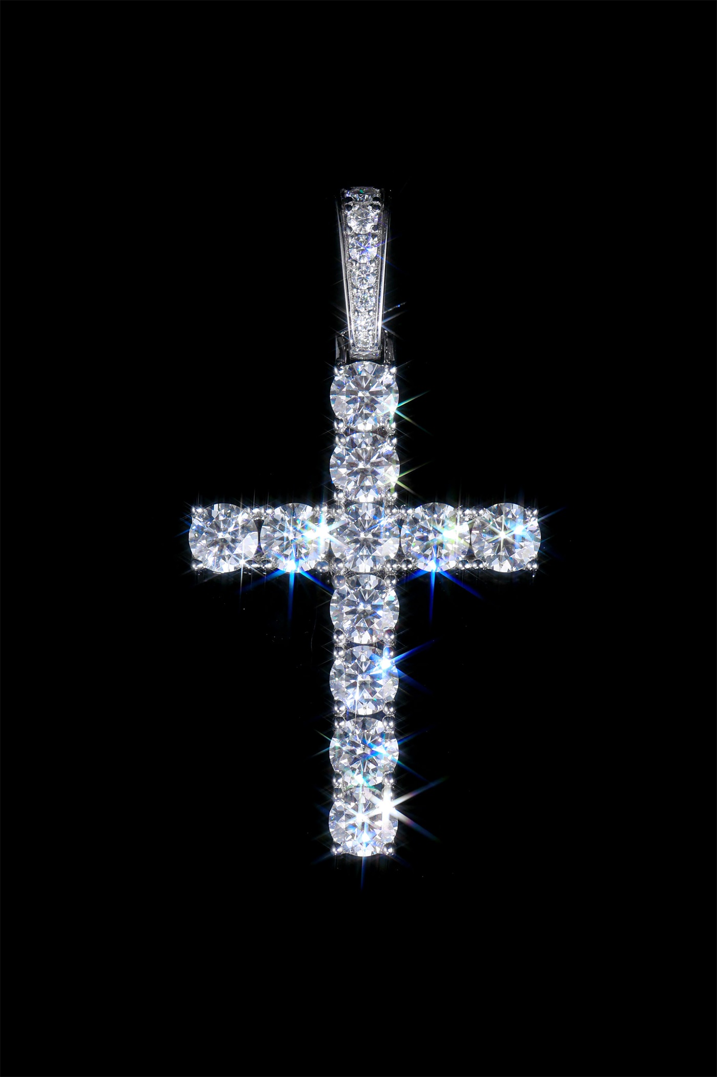 Punk Style 925 Silver Claw-Set Moissanite Cross Pendant